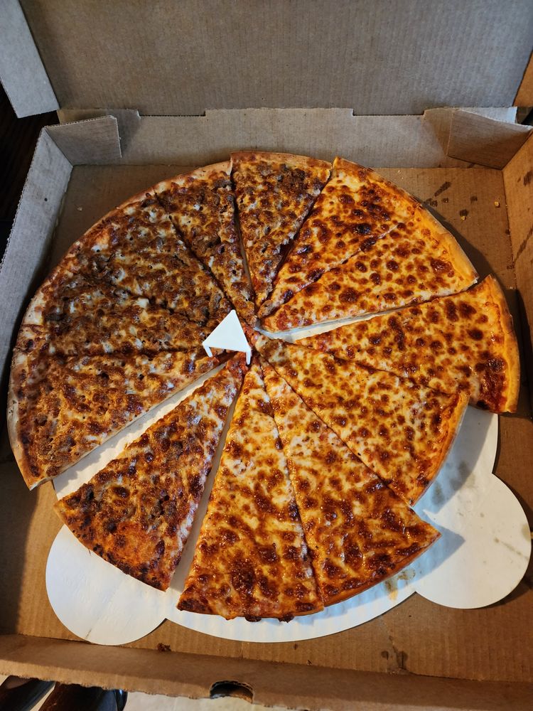 Food from Horton's Pizza Plus