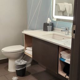 Nice bathroom. Excuse the mess