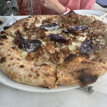 Ghisallo - Pizza Near Me - Santa Monica, California