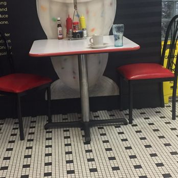 Steak ’n Shake - Another pic of a nasty table that night - Fast Food Near Me - South Bend, Indiana