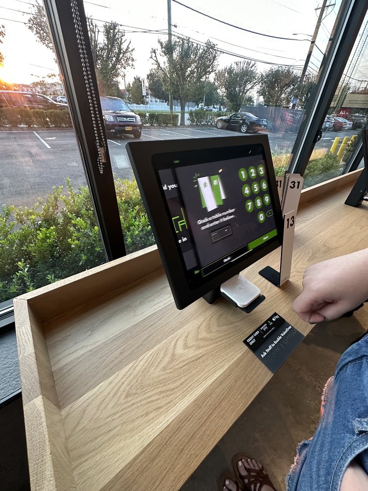 SHAKE SHACK OCEANSIDE 3535 Long Beach Rd, Oceanside, New York