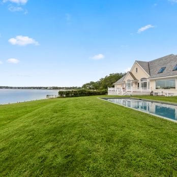 Hamptons Rentals - Bay Front Villa -Escape to the Serenity of the Water Rear Facade - Vacation Rentals Near Me - Southampton, New York Hamptons Rentals - Bay Front Villa -Escape to the Serenity of the Water Rear Facade - Vacation Rentals Near Me - Southampton, New York