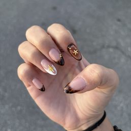 Customized nails by Kelly Customized nails by Kelly