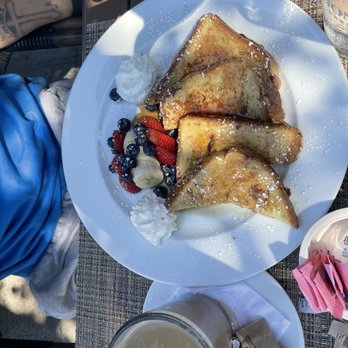 Eatarry - Cinnamon French toast and coffee - Breakfast & Brunch Near Me - Tarrytown, New York Eatarry - Cinnamon French toast and coffee - Breakfast & Brunch Near Me - Tarrytown, New York