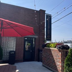 Minglewood Distilling Company - Outside patio