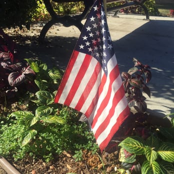 Veterans Parkway - Parks Near Me - Manhattan Beach, California