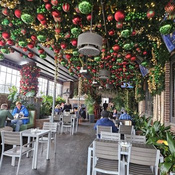 Roosevelt's - Dining room - Gastropubs Near Me - Tulsa, Oklahoma