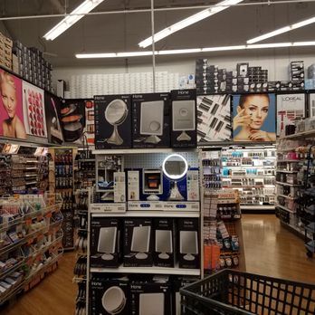 Bed Bath & Beyond - Kitchen & Bath Near Me - Westbury, New York