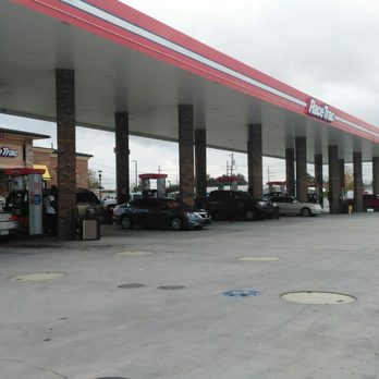 RaceTrac - Lots of pumps. - Gas Stations Near Me - Chalmette, Louisiana RaceTrac - Lots of pumps. - Gas Stations Near Me - Chalmette, Louisiana