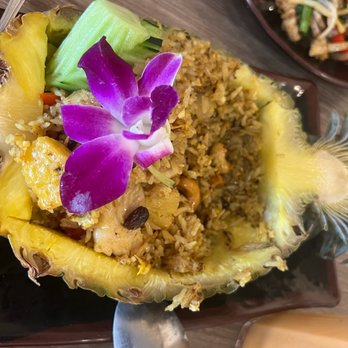AM Noodle - Pineapple fried rice - Thai Near Me - Ventura, California AM Noodle - Pineapple fried rice - Thai Near Me - Ventura, California
