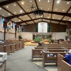 St Thomas Church-Seatac Tukwila - Interior view of St. Thomas Catholic Church including