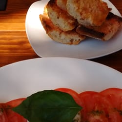 Palets - Ensalada y "pa amb tomàquet"