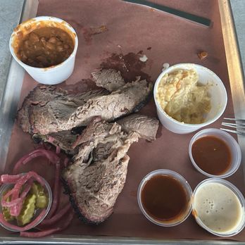 Bringles Smoking Oasis - Brisket, baked beans w/ Mac cheese. Pickles and bbq sauces! - Barbeque Near Me - Nashville, Tennessee Bringles Smoking Oasis - Brisket, baked beans w/ Mac cheese. Pickles and bbq sauces! - Barbeque Near Me - Nashville, Tennessee