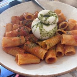 Piccolo Mondo - Burrata rigatoni