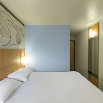 Ibis - Hotels Near Me - Meudon La Forêt, 92