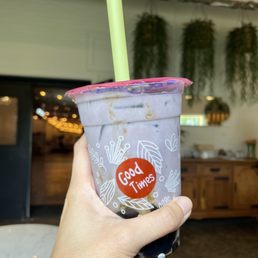 Taro & Crème Frappe with Tapioca Taro & Crème Frappe with Tapioca