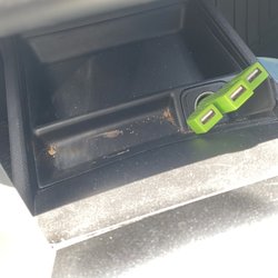 Jacksons - Dust, dirt, terrible service!!!