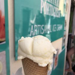 Gelataria Portuguesa - Pineapple (anana) sorbet in cone, 1 scoop