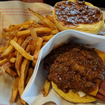 Becks Prime - Chili cheese dog (which apparently is a sandwich.) - American Near Me - Dallas, Texas
