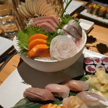 Freshido Bar & Kitchen - Omikase Sushi and Sashimi dinner - Asian Fusion Near Me - Harrisburg, Pennsylvania Freshido Bar & Kitchen - Omikase Sushi and Sashimi dinner - Asian Fusion Near Me - Harrisburg, Pennsylvania