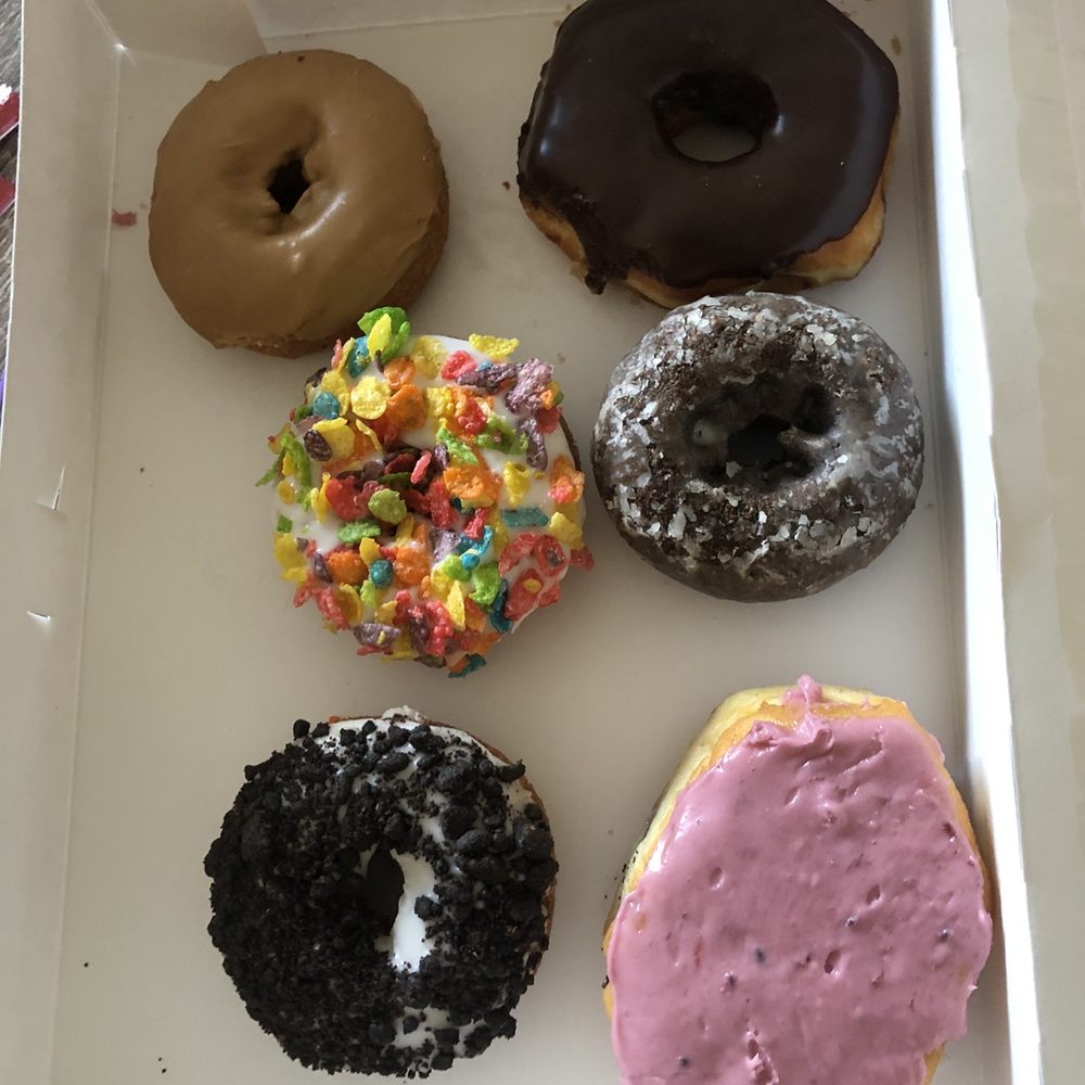 Carmel, chocolate, fruity pebbles, chocolate cake, Oreo cake, blueberry filled