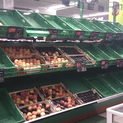 Carrefour Market - Mardi... 12h... le néant au rayon fruits et légumes...