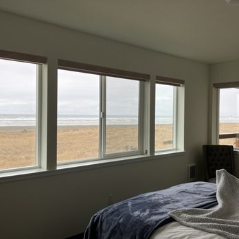 Moonstone Beach Motel - The view from our bed, nothing better than waking up, and the first thing you see is the ocean right in front of you! - Hotels Near Me - Moclips, Washington Moonstone Beach Motel - The view from our bed, nothing better than waking up, and the first thing you see is the ocean right in front of you! - Hotels Near Me - Moclips, Washington