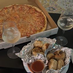Ribaldi's Pizza & Subs - Pizza 4 piece Garlic knots