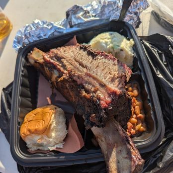 Coronado BBQ - Food Stands Near Me - San Jacinto, California