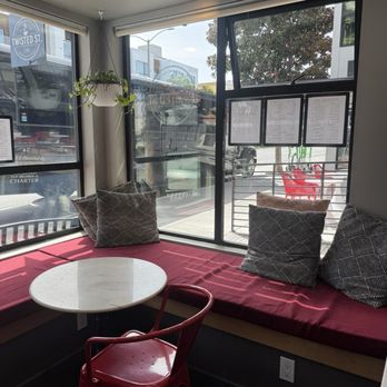 Twisted St. Cafe - Inside - Breakfast & Brunch Near Me - San Francisco, California