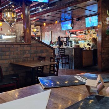 Ollie's Mediterranean Grill - Saturday at  6:25 wide open here. - Mediterranean Near Me - Mobile, Alabama