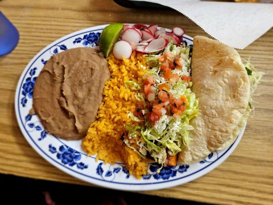 Luis's Taqueria by null