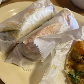 Los Tres Cochinitos Restaurant - Mexican Near Me - Los Angeles, California