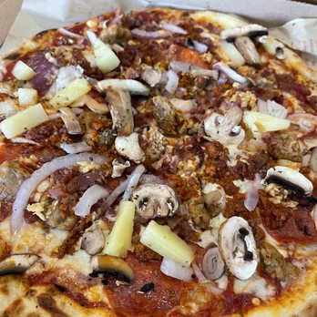 Blaze Pizza - Pizza Near Me - Riverside, California