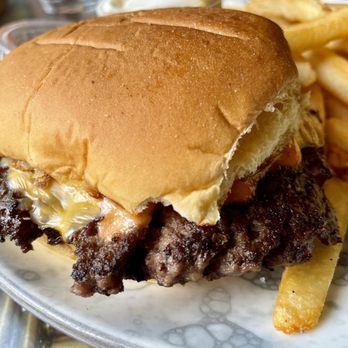 White Rabbit Gastropub - Smash Burger - Gastropubs Near Me - Frederick, Maryland White Rabbit Gastropub - Smash Burger - Gastropubs Near Me - Frederick, Maryland
