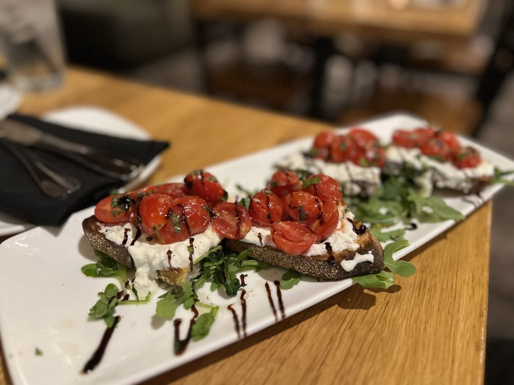 Cooper’s Hawk Winery & Restaurant Cooper’s Hawk Winery & Restaurant