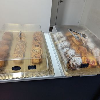 L’atelier Des Pains - Sweets @ room temperature - Bakeries Near Me - Delray Beach, Florida