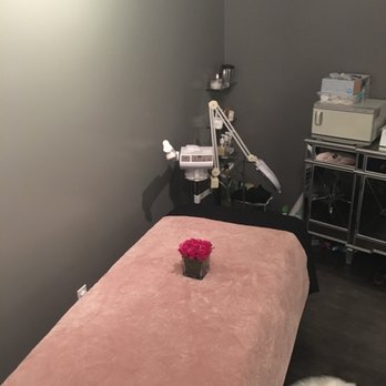 Kind Skin Care - Bed is so comfy - Skin Care Near Me - Los Angeles, California Kind Skin Care - Bed is so comfy - Skin Care Near Me - Los Angeles, California