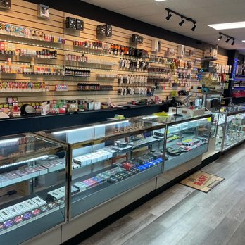 MAGIC WIZARDS SMOKE AND VAPE SHOP - Updated May 2026 - 16 Photos - 7556  Pearl Rd, Middleburg Heights, Ohio - Tobacco Shops - Phone Number