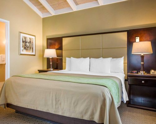 Comfort Inn Carmel By the Sea by null