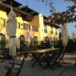 Gasthof Die Pflegerbrücke - Aussenansicht vom Gastgarten aus.