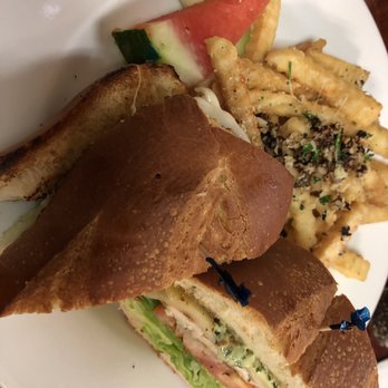 Garlic City Cafe - Garlic chicken sandwich with garlic fries - American Near Me - Gilroy, California Garlic City Cafe - Garlic chicken sandwich with garlic fries - American Near Me - Gilroy, California