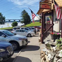 Columbia River Inn - Columbia River in across the street from the dam