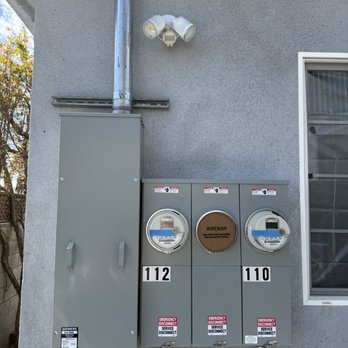 City Light Electric - Upgrade from 200amp one meter to 300 amp 3 meter. - Electricians Near Me City Light Electric - Upgrade from 200amp one meter to 300 amp 3 meter. - Electricians Near Me