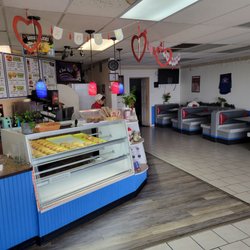 Minie's Cafe - Inside