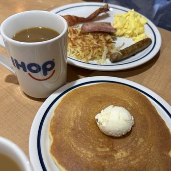 IHOP - Egg, hasbrown, pancake, sausage, ham & bacon - Breakfast & Brunch Near Me - Kenvil, New Jersey
