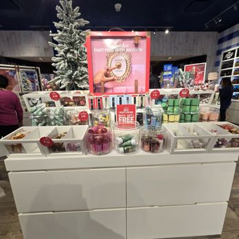 Bath & Body Works - Cosmetics & Beauty Supply Near Me - Carlsbad, California Bath & Body Works - Cosmetics & Beauty Supply Near Me - Carlsbad, California
