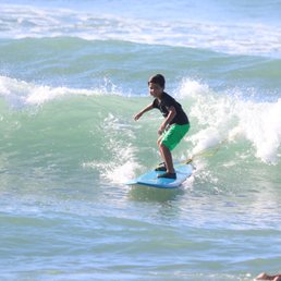 Surf lesson for 8 years old Surf lesson for 8 years old