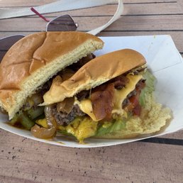 Single bacon cheeseburger Single bacon cheeseburger