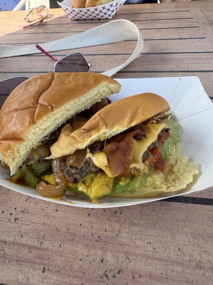 8th Street Smash Burger Logo